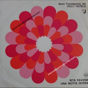 UNA NOTTE INTERA / facciata vuota