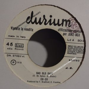 BAD OLD DAYS / LOVE' S IN YOU ( LOVE' S IN ME )